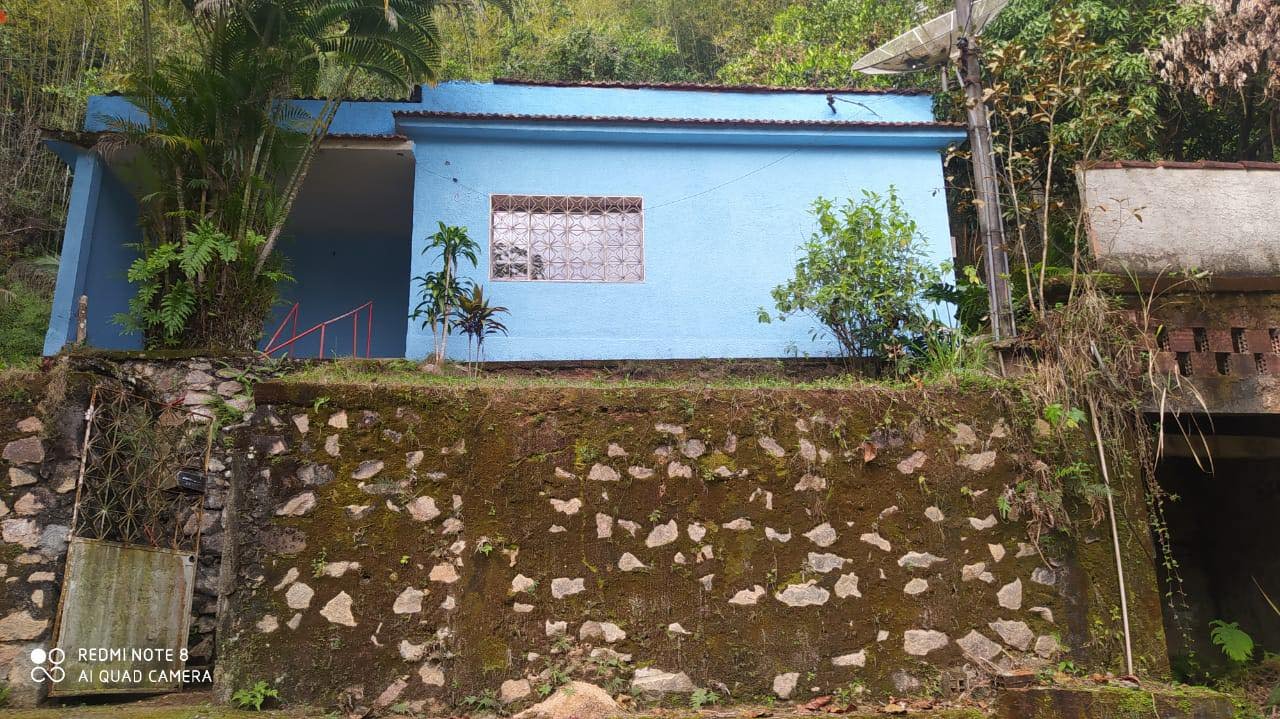 Casa na Rua Castro Alves em Olaria Praia de Mauá, Magé/RJ