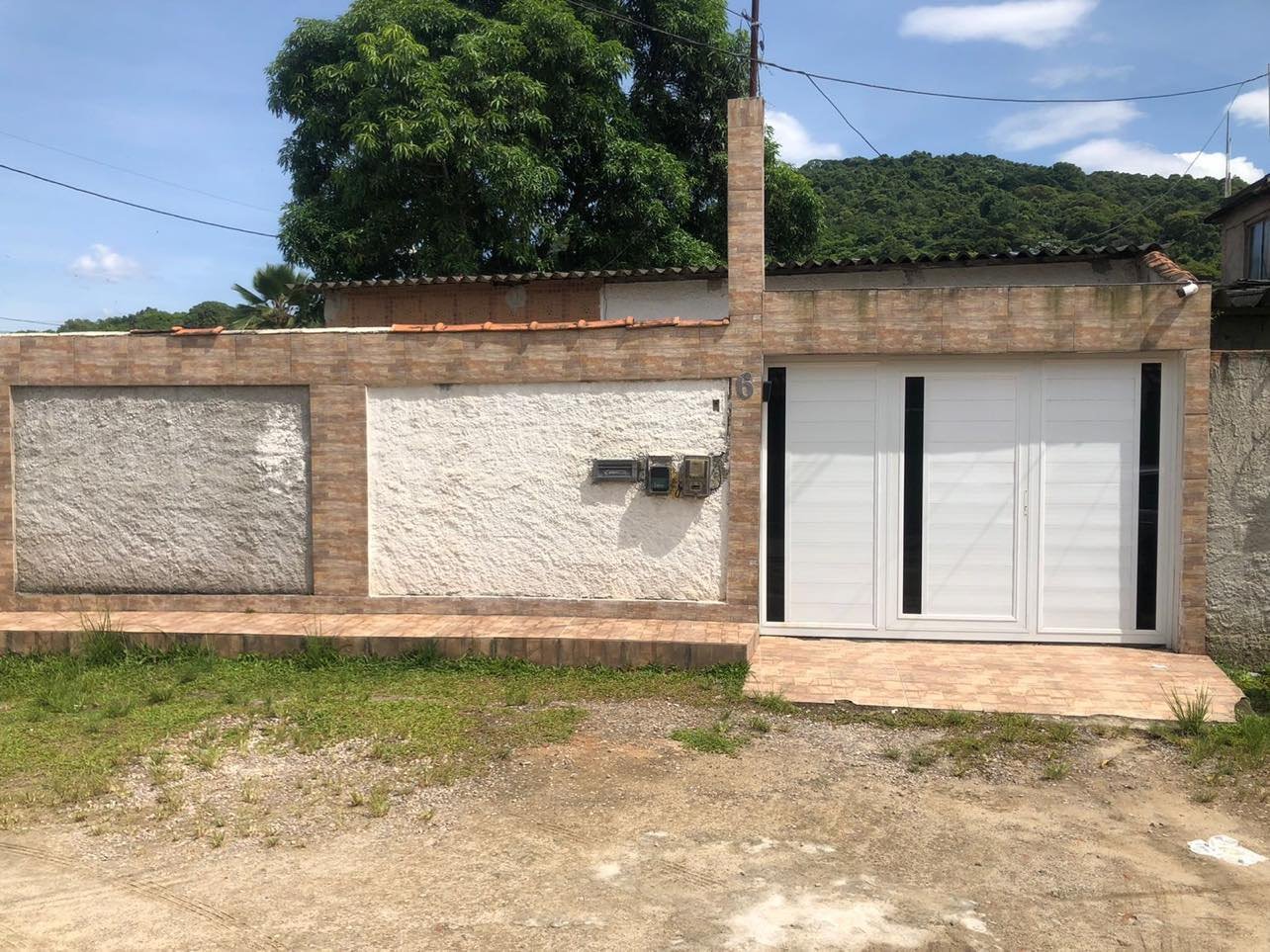 Casa na Figueira, Praia de Mauá- Magé/RJ.